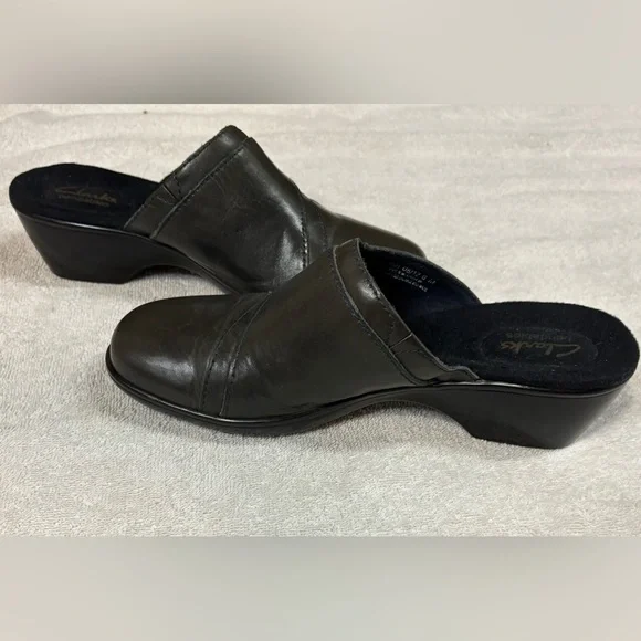 Clark’s Bendables Women’s Dark Grey Slip On Leather Clogs Size 8 - Picture 7 of 7